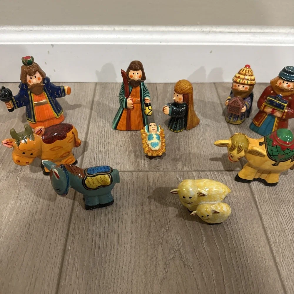 The Unbranded Brand vintage christmas